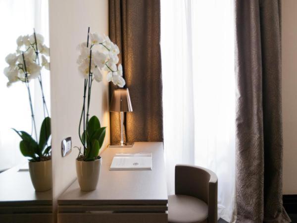 Trevi Palace Hotel Рим Екстериор снимка