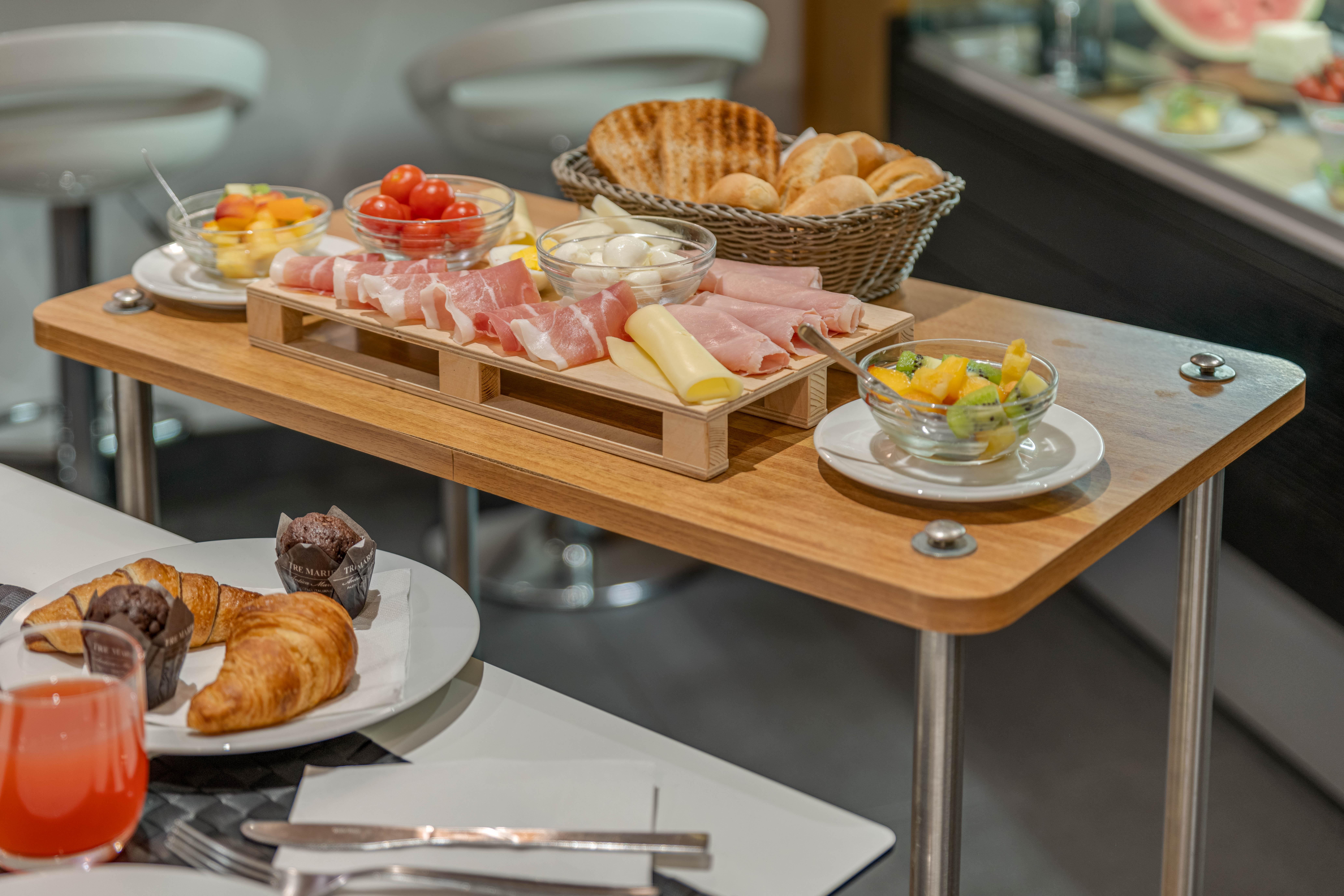 Trevi Palace Hotel Рим Екстериор снимка