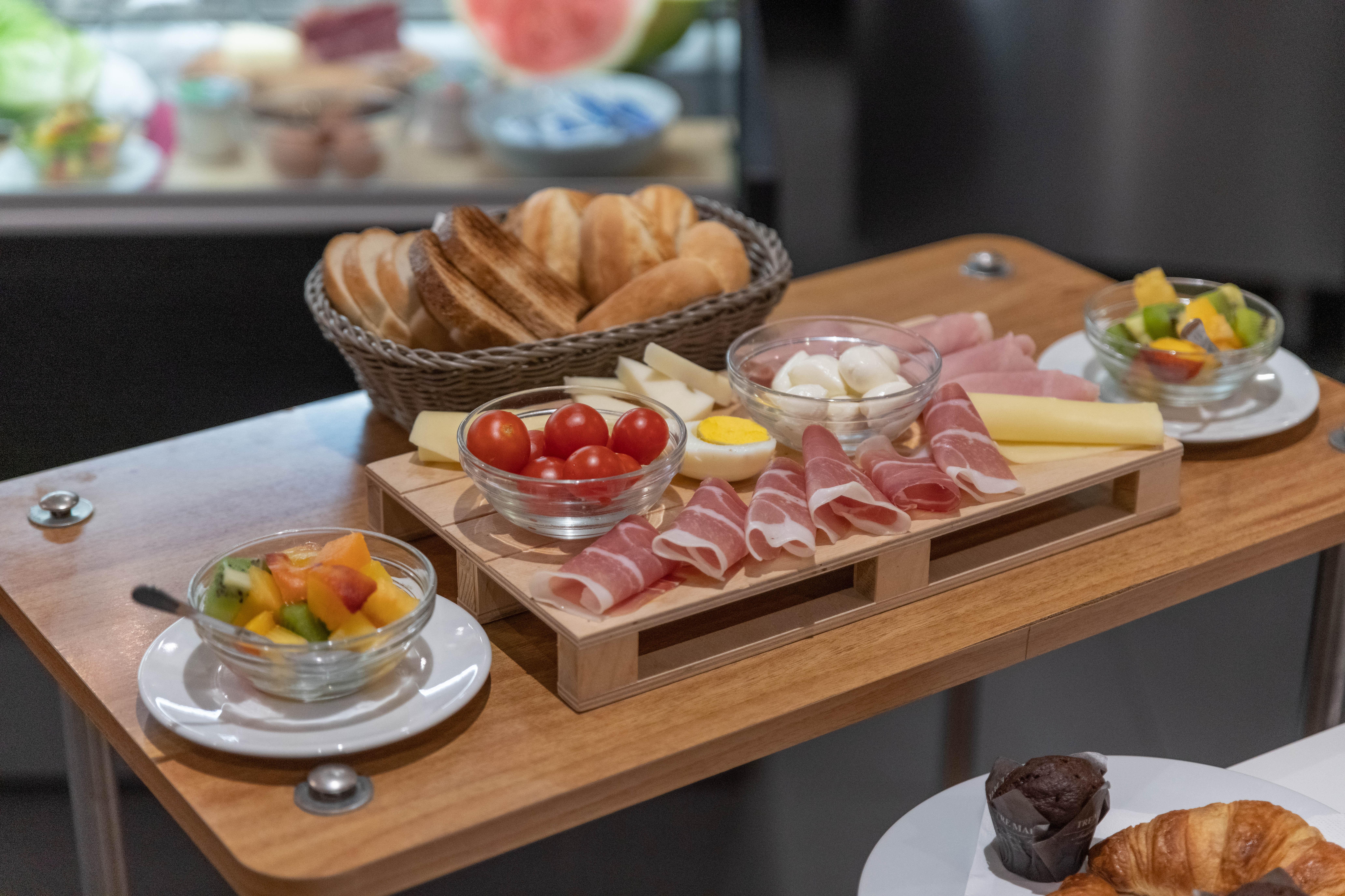 Trevi Palace Hotel Рим Екстериор снимка